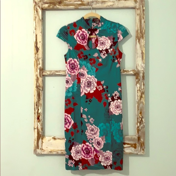 Kimono Style Dress - Picture 1 of 7